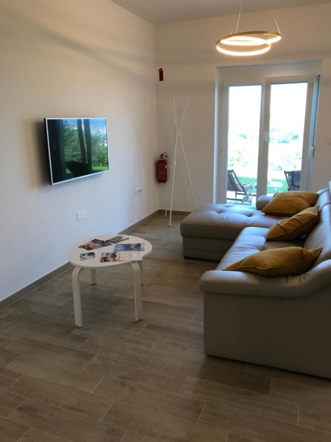Apartment Nona Ervina Capodistria Esterno foto